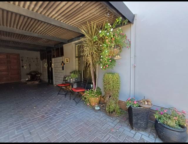 3 BEDROOM HOUSE FOR SALE IN VANDERBIJLPARK SE 6